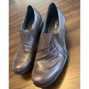 Clarks Women’s 7M Partridge Slip On Brown Leather Pleated Loafer, Teachercore